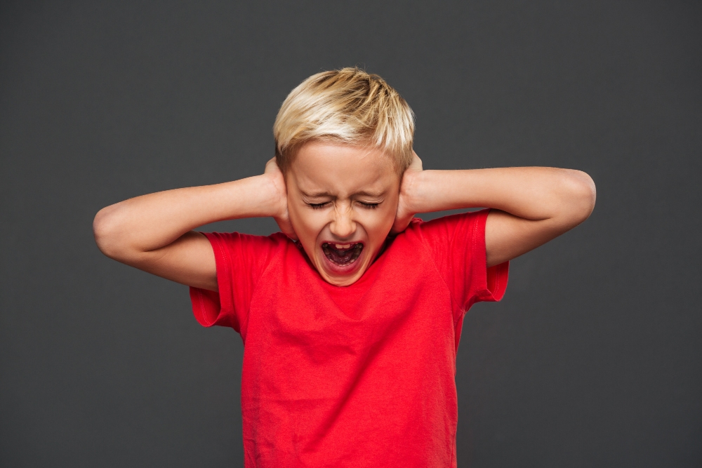 با جیغ زدن کودک چیکار کنیم؟